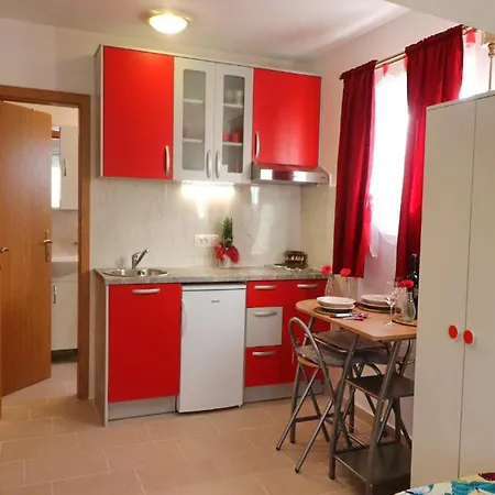 Clementina Sunrise דירה